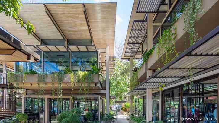 Studio Saxe adds plant-covered athletic centre to Costa Rican hotel