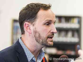 NDP leader renews medical licence, Meili returns to work at COVID-19 test clinic