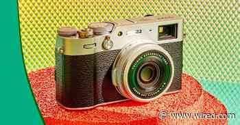 Fujifilm's Street-Friendly X100V Checks All the Boxes
