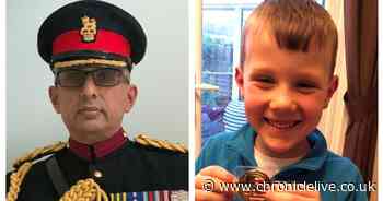 Hero army surgeon gives war medal to Sunderland boy to thank him for NHS tribute