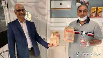 'It's heartbreaking': Mill Woods restaurant owner helps people in need with free meals