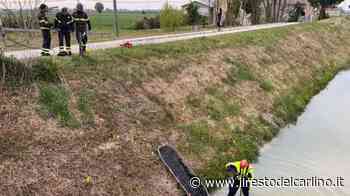 Ravenna, cade nel canale mentre taglia l’erba e muore - il Resto del Carlino