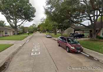 Plain-clothes deputy shoots, kills armed man in Missouri City neighborhood