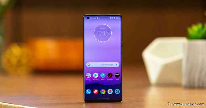Motorola returns to flagship phones with the Edge Plus