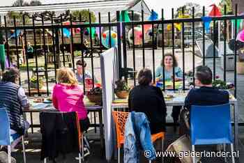 Als je je kind door het hek heen zelfs geen aai over de bol mag geven