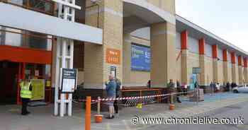 B&Queues: Eager shoppers line up as B&Q reopens
