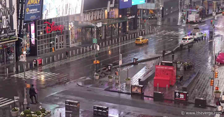 I’m obsessed with this Times Square live stream