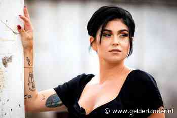 Dave dankbaar voor alle steun en Roxeanne geniet met ‘bestie’ van het zonnetje