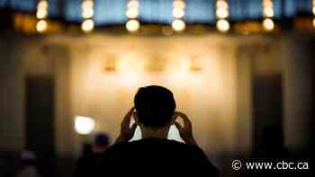 'Quarantine Ramadan': Muslims across Canada prepare for virtual holy month