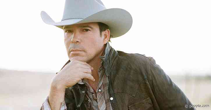 Clay Walker Talks Multiple Sclerosis Journey and Coronavirus Fears: 'You Look It in the Face'