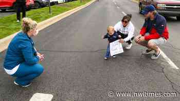 Hobart parade recognizes medical workers' efforts - nwitimes.com