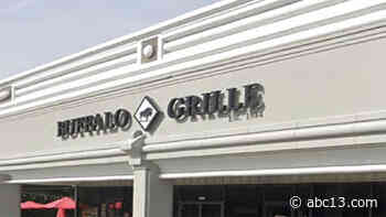 Buffalo Grille in Houston served violation notice after officers were seen eating outside - KTRK-TV