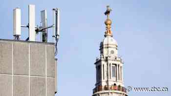 1 in 10 Canadians believes a coronavirus conspiracy theory, survey suggests