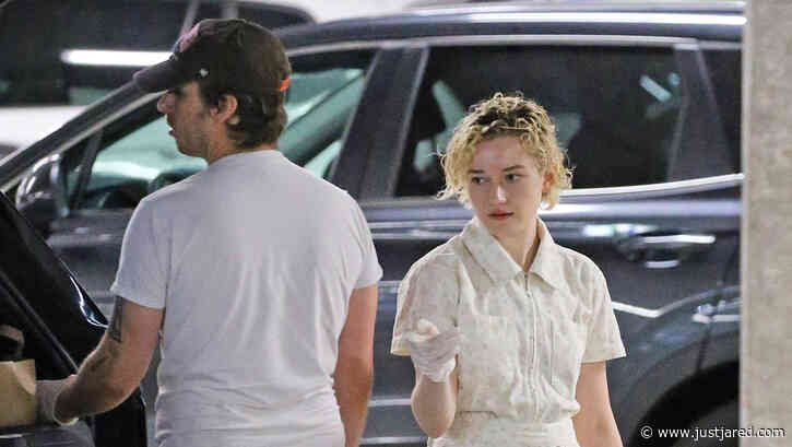 Ozark's Julia Garner Shops for Groceries with Husband Mark Foster