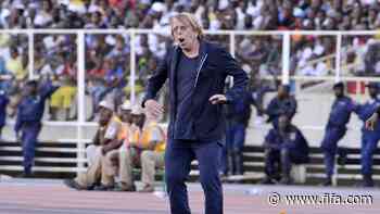 Le Roy: Coaching in Africa is a demanding task - FIFA.com