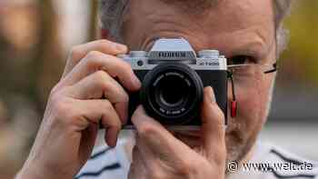 Diese kleine Systemkamera hat einen Riesenmonitor