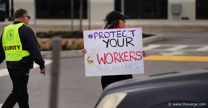 Amazon tech workers are calling out sick in protest over COVID-19 response