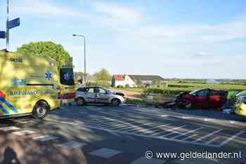 Meerdere gewonden bij frontale botsing van twee auto’s in Leuth