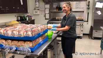 Community helps feed hundreds during pandemic in Saskatoon - APTN News