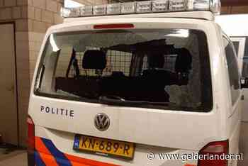 Ruit politiewagen ingeslagen in Malden