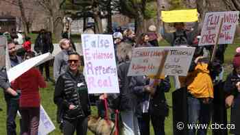 'Bunch of yahoos': Ontario premier slams anti-lockdown protesters at Queen's Park