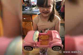 Girl from Warren selling toys to raise money for medical workers and local food pantry - WABI