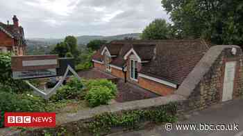 Coronavirus: Bath dentist offers to sell surplus facemasks for £50