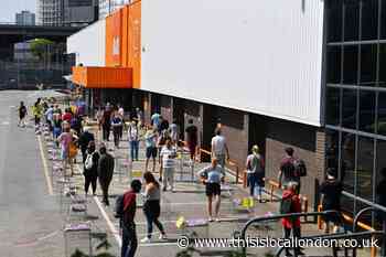 B&Q shoppers spotted queuing in London at 8am