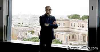 Stanley Tucci's Negroni Tops This Week's Internet News Roundup