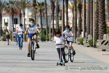 In Spanje mogen de kinderen na 47 dagen eindelijk weer even de straat op: ‘Dit geeft wat lucht’