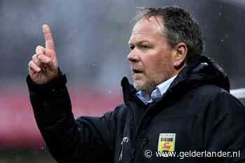 Cambuur-trainer Henk de Jong op de BBC: ‘How is that possible?’