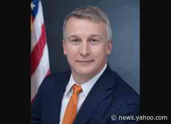 Vaccine expert ousted from HHS to file whistleblower complaint