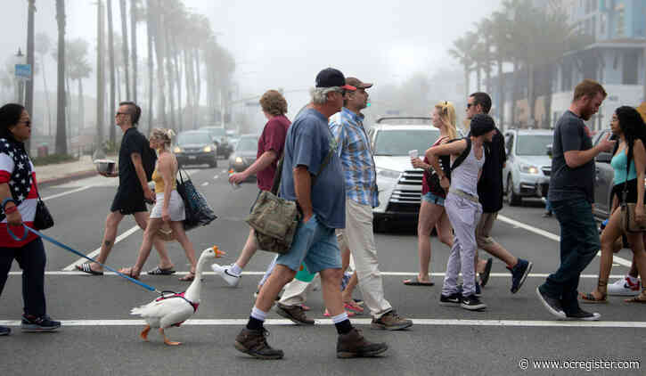 Newport Beach to consider closing beaches on weekends because of crowds amid coronavirus concerns