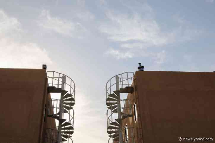 Dubai lifts lockdown on two densely populated commercial districts