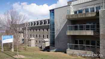 At a hard-hit nursing home in Laval, almost 'war-like' conditions prompt resignations