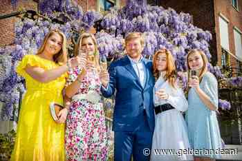 Koning brengt toost uit op iedereen die land draaiend houdt: ‘Dank jullie wel’