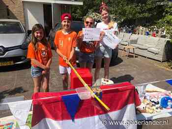 Dansen, cupcakes verkopen en stoepkrijten: zo kwamen we Koningsdag door
