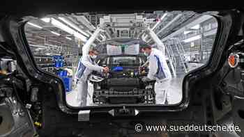 BIP-Prognose: Wirtschaft bricht so stark ein wie nie - Süddeutsche Zeitung