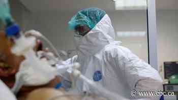 How COVID-19 symptoms develop, and how long they last