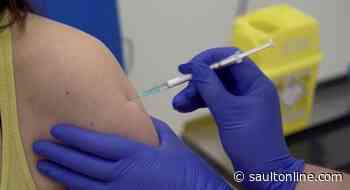 Canadians divided over making COVID-19 vaccine mandatory: Poll