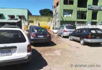 Bus que llevaba asambleístas y fue retenido en Montero, es liberado y reanudó su camino a la sede de Gobierno - EL DEBER