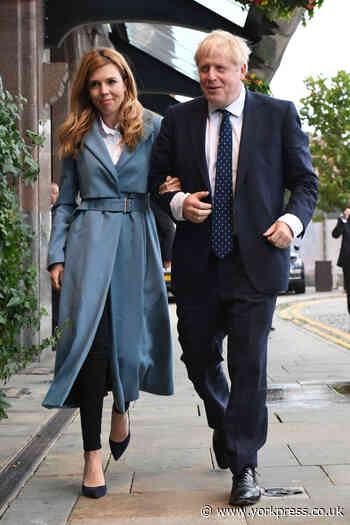 Boris Johnson and fiancee Carrie Symonds announce birth of son