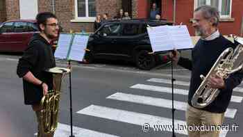 Arras : Florent et Jean-Baptiste jouent du tuba pour les soignants... et leurs voisins - La Voix du Nord