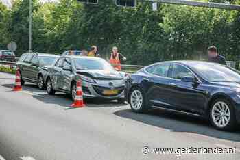 Vrouw gewond door kettingbotsing op N325 in Arnhem