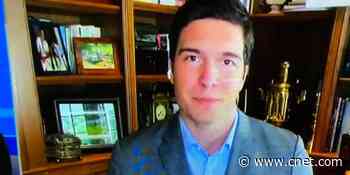 Superman's son embraces his pantless moment: 'I'm a lousy camera operator'     - CNET