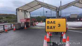 Rhagweld pegwn Covid-19 yn y gogledd 'ddiwedd Mai'