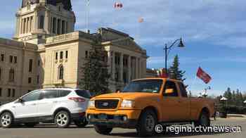 Unifor votes to reject Co-op Refinery's offer; hundreds rally at the legislature