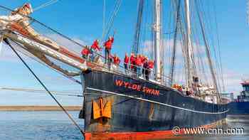 Stranded Dutch teens sail home across the Atlantic
