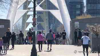 As weather improves, questions about outdoor COVID-19 transmission risks grow