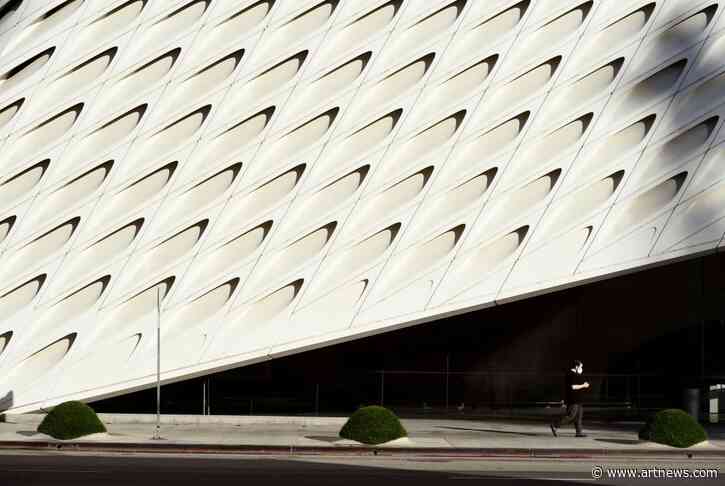 Museum Group Urges Reopened Institutions to Check Workers’ Temperatures, Suspend Guided Tours